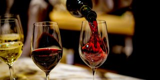 新橋デザインフードマーケット　ワイン飲み放題